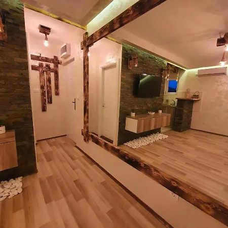 Rustic Luxury - Centre Bid Zone