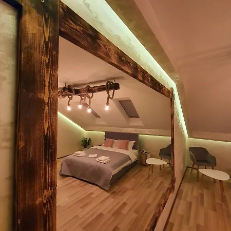 Rustic Luxury - Centre Bid Zone