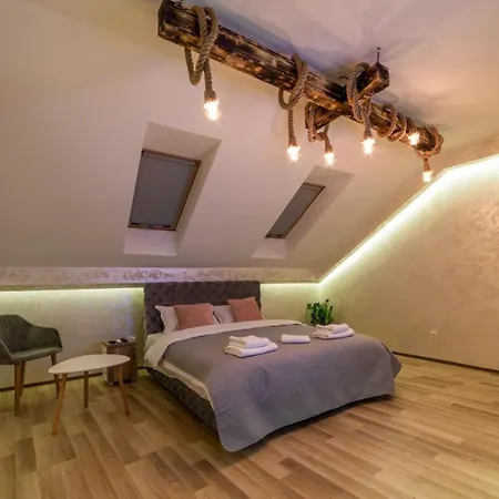 Rustic Luxury - Centre Bid Zone