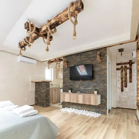 Rustic Luxury - Centre Bid Zone