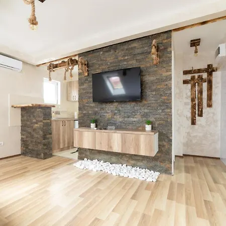 Rustic Luxury - Centre Bid Zone Apartment Valjevo