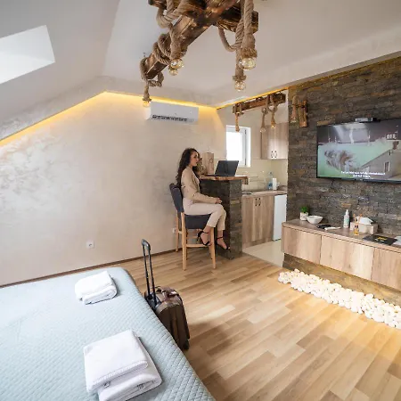 Apartment Rustic Luxury - Centre Bid Zone *